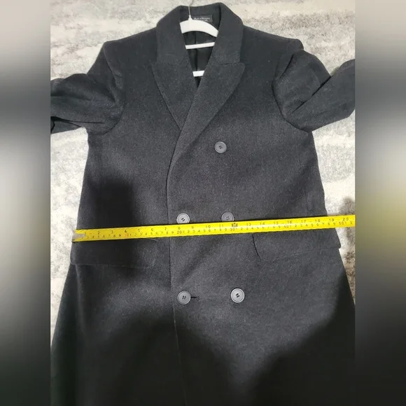 Bradleyjons Black Double-Breasted Pea Coat with Wide Lapels Shell. 60%wool